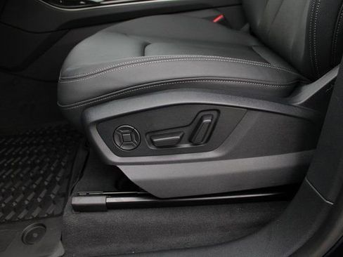 New 2025 Audi Q8 Premium AWD/4WD image 4