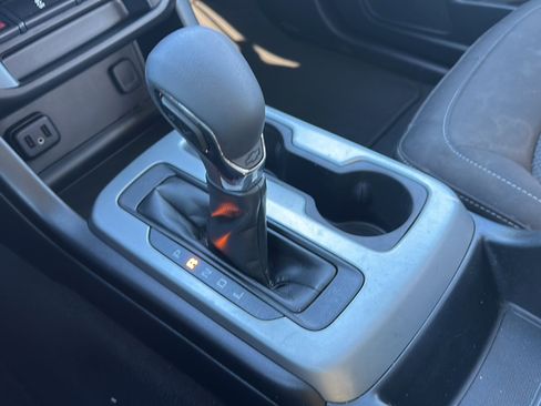 Used 2022 Chevrolet Colorado LT w/ LT Convenience Package image 33