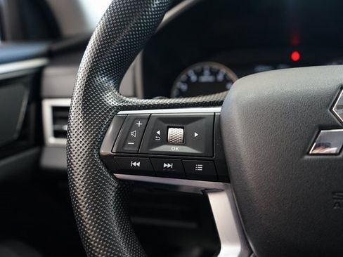 Used 2024 Mitsubishi Outlander ES image 28