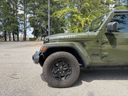Used 2021 Jeep Gladiator Sport AWD/4WD image 10