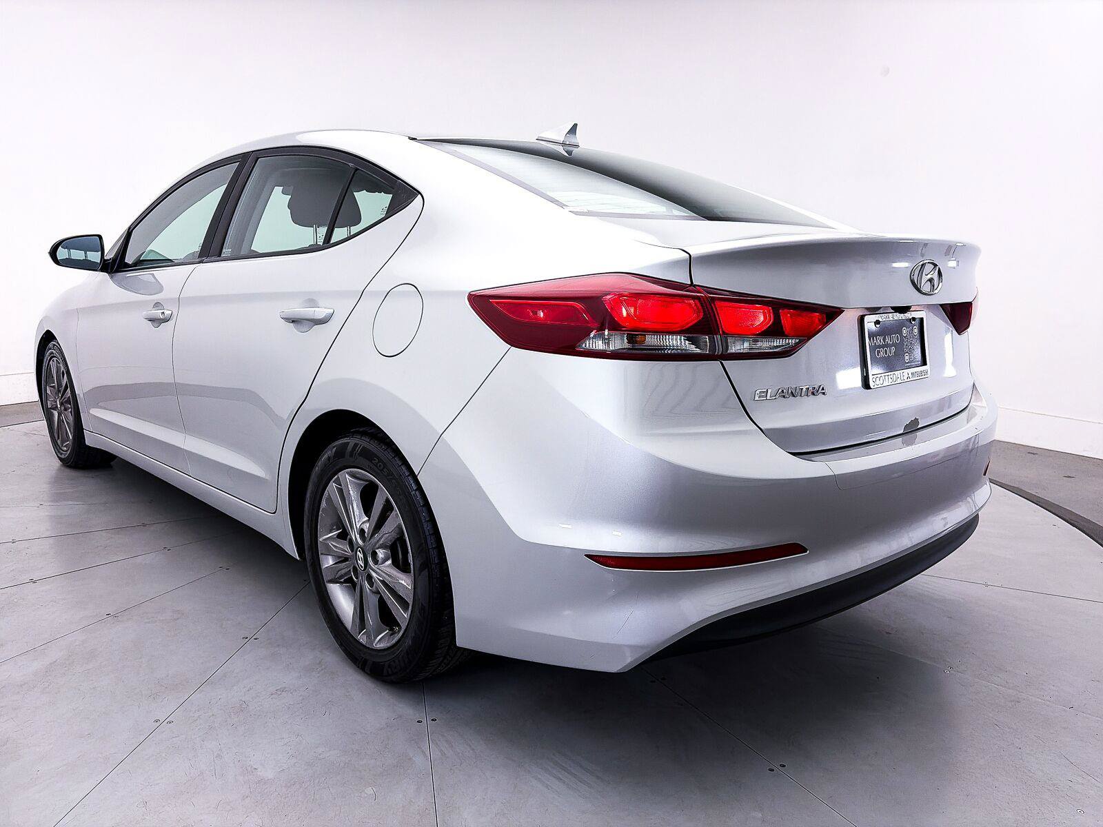 Used 2018 Hyundai Elantra SEL FWD image 8