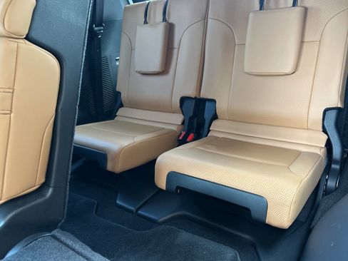 Certified 2024 Lexus LX 600 4WD w/ Luxury Package image 18