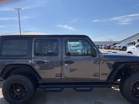 Used 2024 Jeep Wrangler Unlimited Sport AWD/4WD image 4