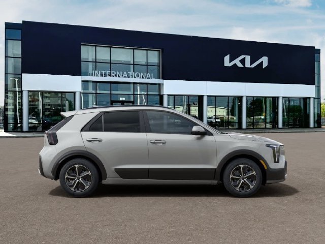 New 2027 Kia Niro LX FWD image 7