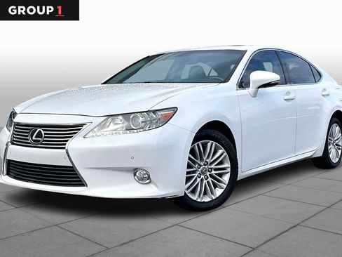 Used 2010 Buick Enclave CXL image 1