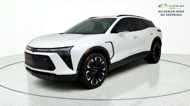 Used 2024 Chevrolet Blazer EV RS RWD image 3