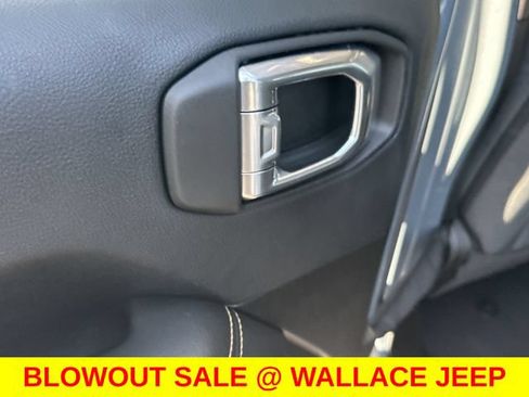 Used 2026 Jeep Wrangler Unlimited Sahara AWD/4WD image 12