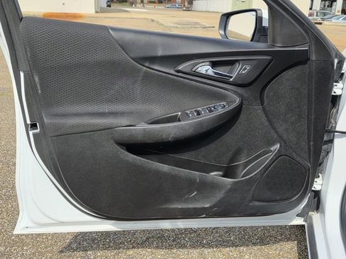 Used 2023 Chevrolet Malibu LT image 15