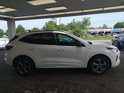 Used 2024 Ford Escape ST-Line w/ Tech Pack #1 AWD/4WD image 5