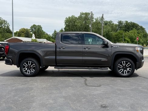 Used 2020 GMC Sierra 1500 AT4 w/ Technology Package AWD/4WD image 9