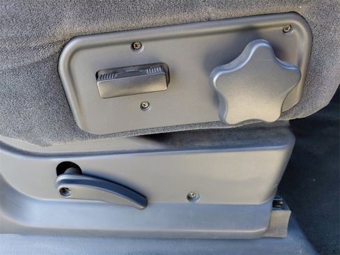 Used 2000 Chevrolet Silverado 1500 LS w/ Off-Road Chassis Pkg image 17