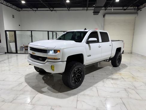 Used 2018 Chevrolet Silverado 1500 LT w/ Texas Edition AWD/4WD image 1