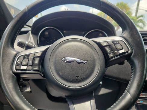 Used 2017 Jaguar F-PACE Prestige AWD/4WD image 20