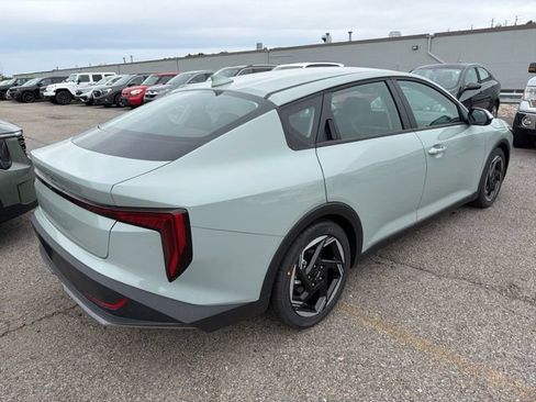 New 2026 Kia K4 EX FWD image 3