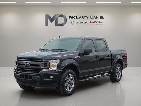 Used 2018 Ford F150 XLT w/ Equipment Group 302A Luxury image 2