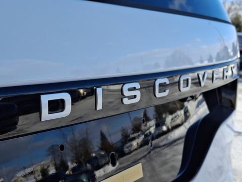 New 2026 Land Rover Discovery Limited Edition image 23