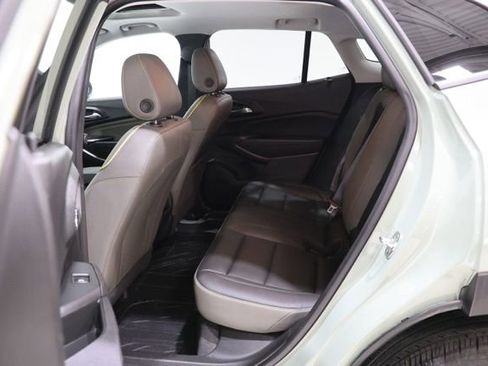 Used 2024 Chevrolet Trax ACTIV w/ Sunroof Package image 35