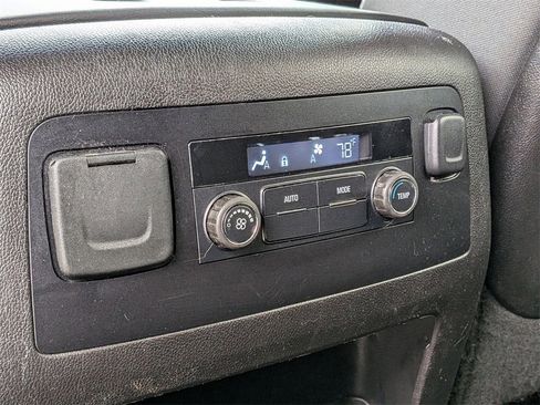 Used 2015 GMC Yukon SLE image 24