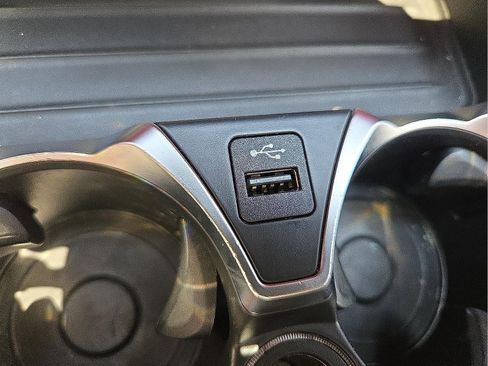 Used 2022 BMW 740i w/ M Sport Package image 19