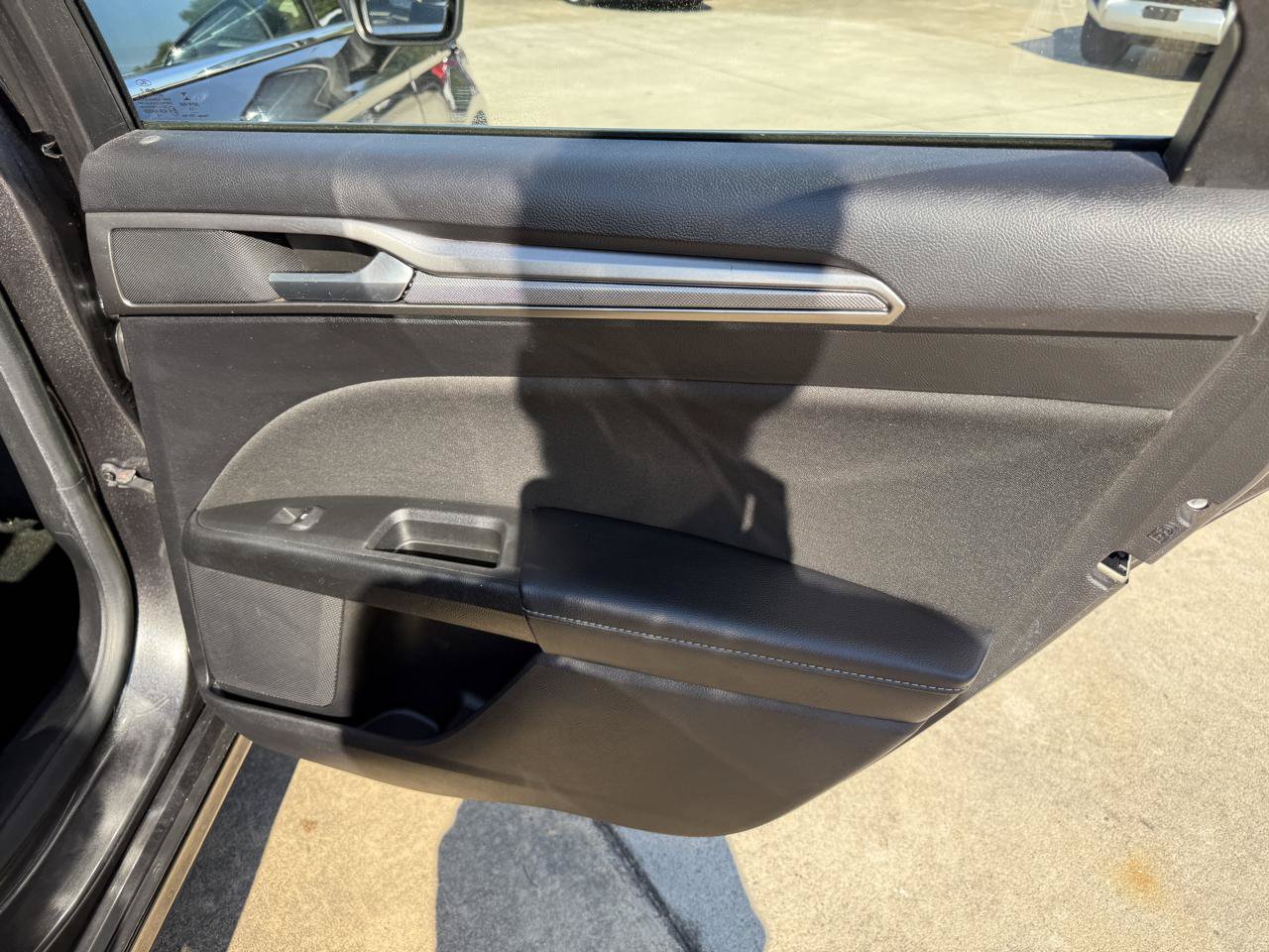 Used 2018 Ford Fusion SE w/ Fusion SE Technology Package FWD image 25