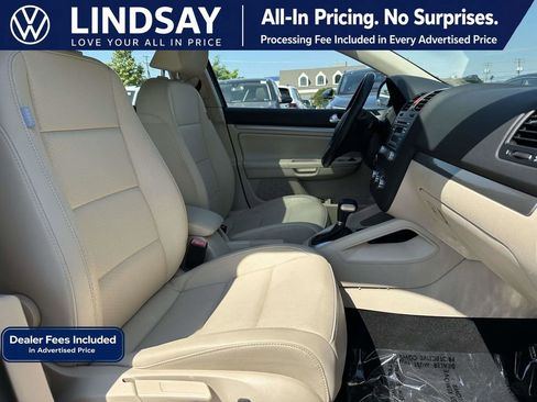 Used 2010 Volkswagen Jetta SE FWD image 12