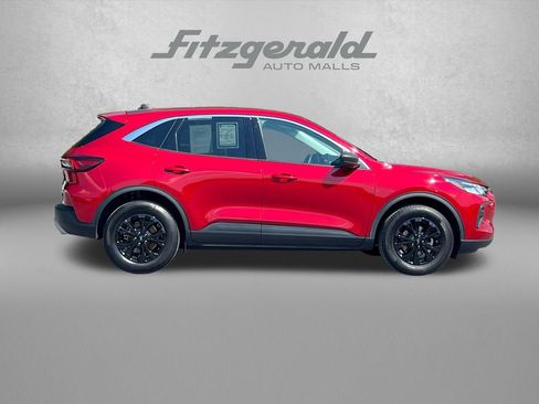 Used 2023 Ford Escape Active AWD/4WD image 3