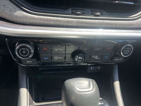 Certified 2022 Jeep Compass Latitude w/ Sun and Sound Group AWD/4WD image 30