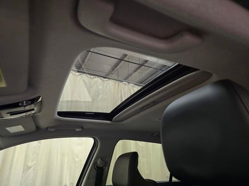 Used 2023 Kia Niro EX Touring image 15