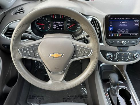 Used 2021 Chevrolet Malibu LT image 15