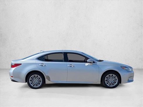 Used 2015 Lexus ES 350 w/ Luxury Package image 4