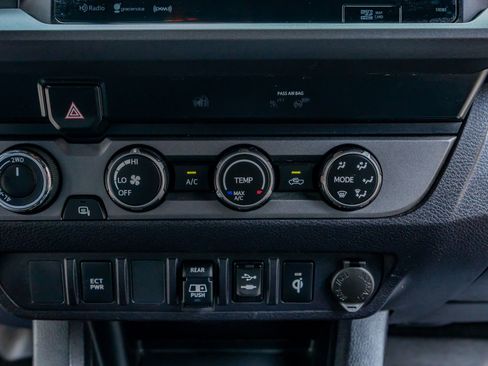 Used 2019 Toyota Tacoma TRD Off-Road image 28