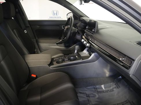 Used 2025 Honda Civic Sport image 6