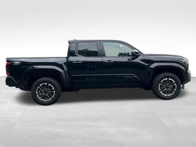 Used 2024 Toyota Tacoma TRD Sport AWD/4WD image 6