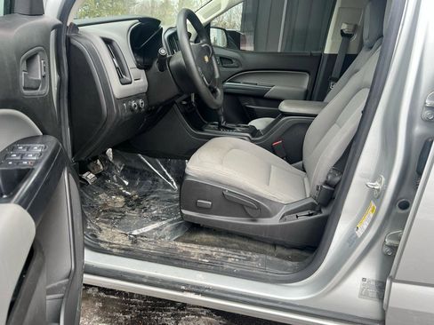 Used 2017 Chevrolet Colorado W/T w/ WT Convenience Package image 9