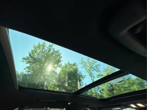 Certified 2024 Volvo XC90 B6 Ultimate w/ Lounge Package image 22