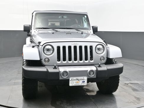 Used 2018 Jeep Wrangler Sahara w/ Connectivity Group image 3