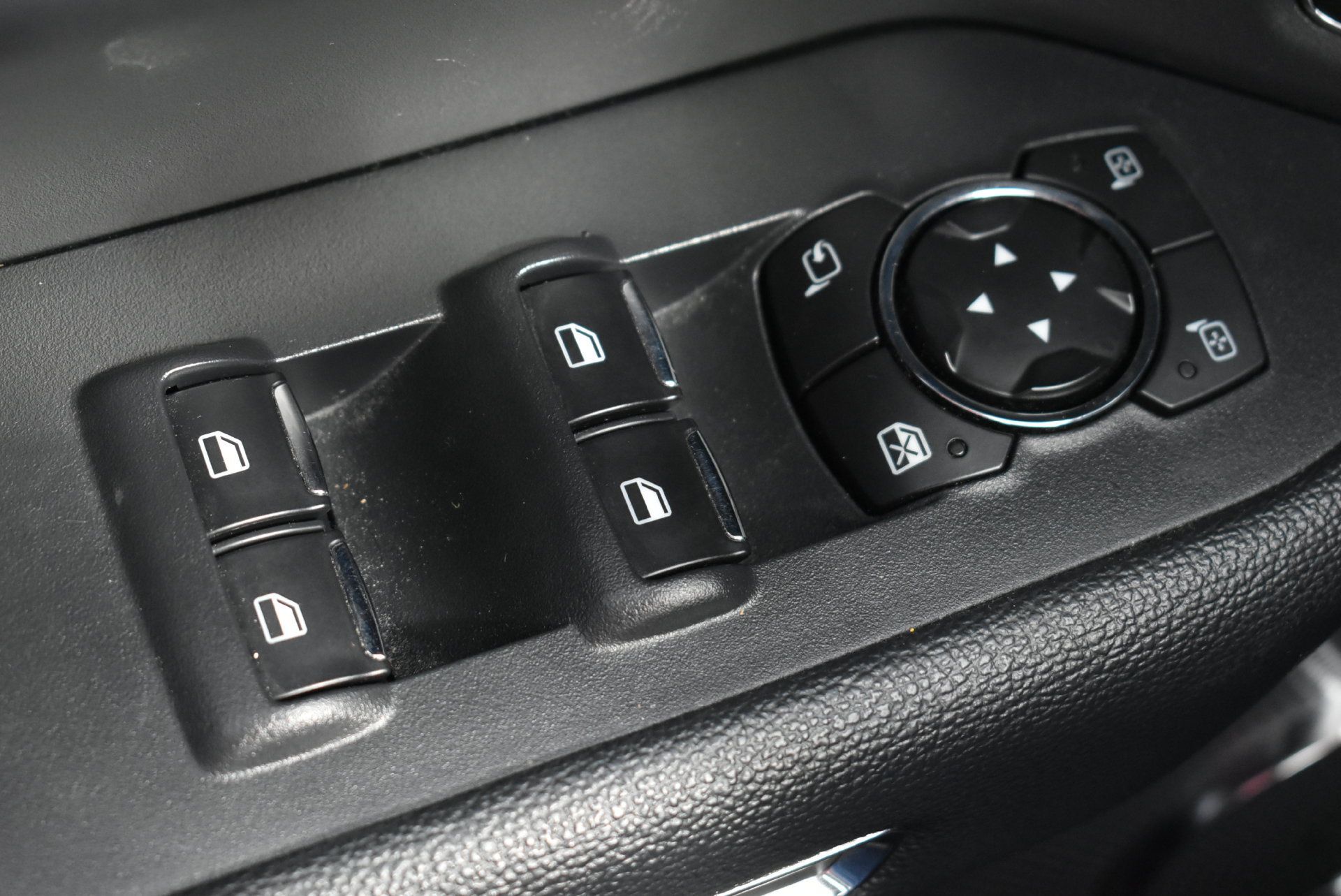 Used 2024 Ford Expedition XLT AWD/4WD image 12