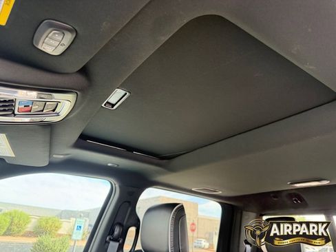 New 2026 RAM 3500 Laramie AWD/4WD image 14