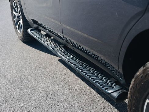 Used 2022 Chevrolet Tahoe Z71 image 14