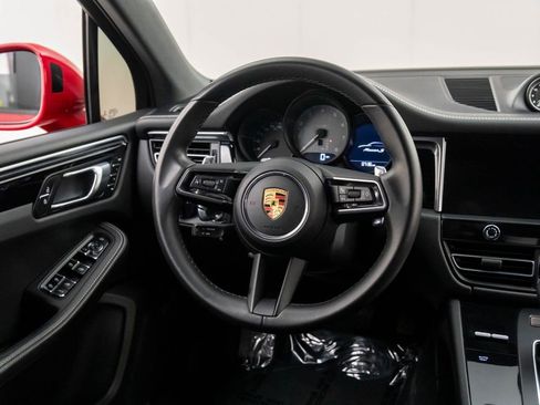 Used 2022 Porsche Macan S image 13
