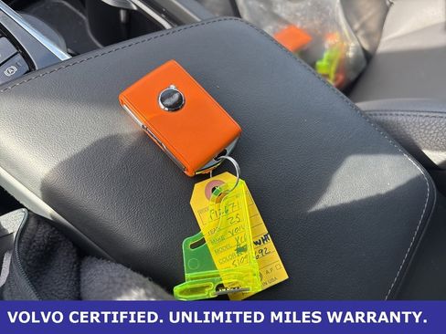 Certified 2025 Volvo XC60 B5 Plus image 25