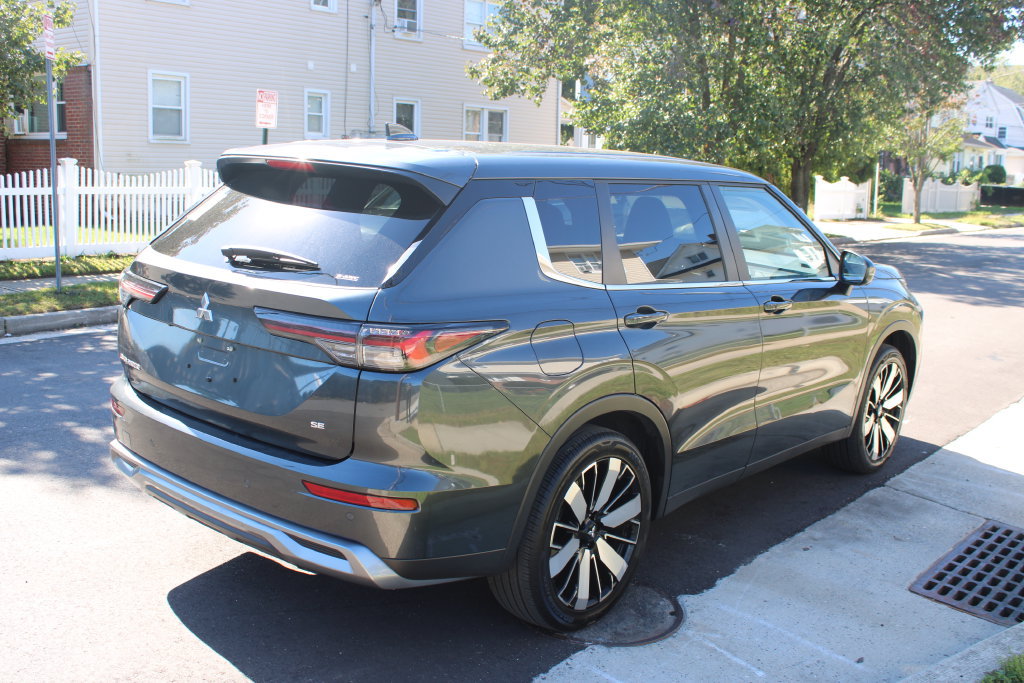 Used 2025 Mitsubishi Outlander SE AWD/4WD image 5