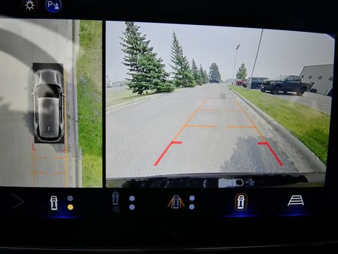 Used 2025 Chevrolet Equinox RS w/ Safety and Technology Package AWD/4WD image 24