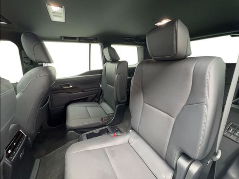 Used 2024 Lexus GX 550 w/ Accessory Package (Z1) AWD/4WD image 25