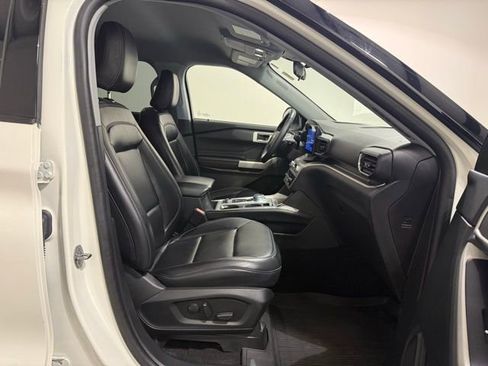 Used 2021 Ford Explorer XLT w/ Equipment Group 202A image 30