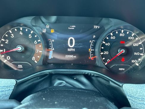 Used 2022 Jeep Compass Latitude w/ Sun and Sound Group AWD/4WD image 10