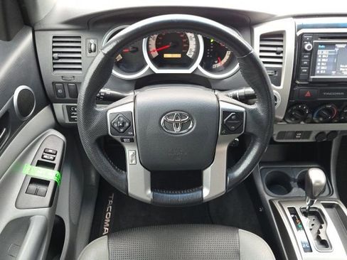 Used 2015 Toyota Tacoma 4x4 Double Cab image 2