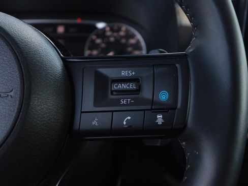 Used 2025 Nissan Pathfinder SL w/ SL Premium Package FWD image 12