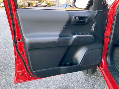 Used 2023 Toyota Tacoma SR5 w/ Technology Package image 21