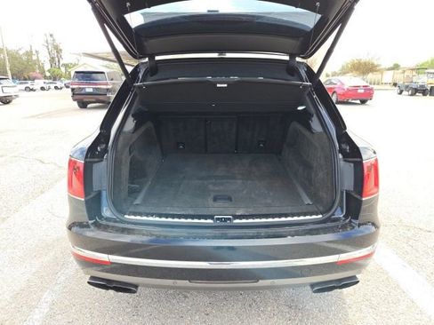 Used 2020 Bentley Bentayga image 9